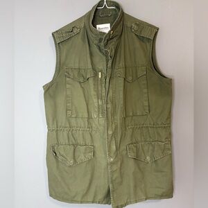 Bluenotes size large Khaki Green Army Utility Vest, zipper front, multi pockets